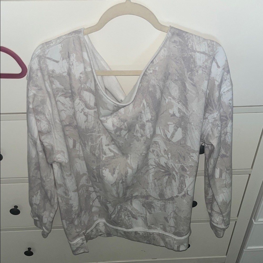 Hollister Women's Gray Patterned Off Shoulder Pullover